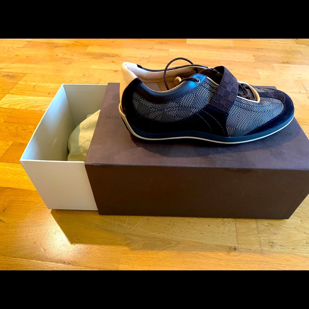 Louis Vuitton sneaker shoes